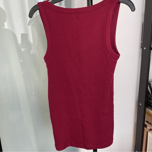 Ribbed Red Tank Top - Picture 3 of 4